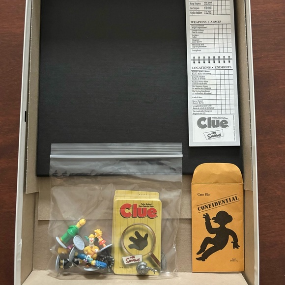 The Simpsons Clue Board Game - Picture 6 of 6